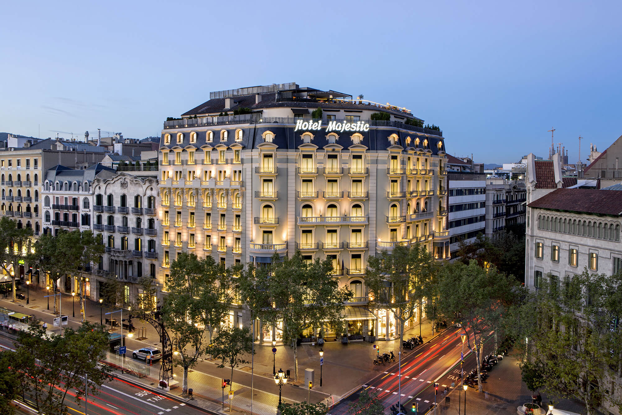 Façade MAjestic Hotel &amp; Spa Barcelona atardecer